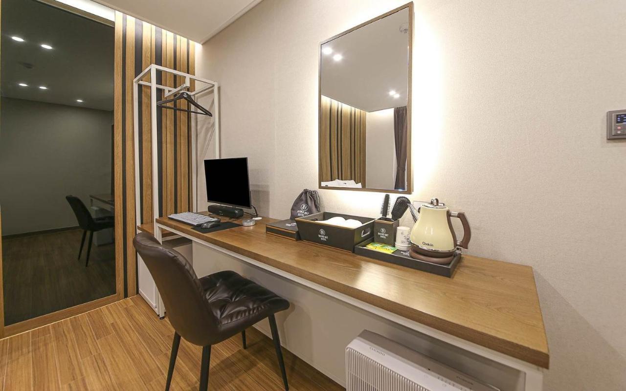 Brown Dot Hotel Sinan Кванджу Экстерьер фото