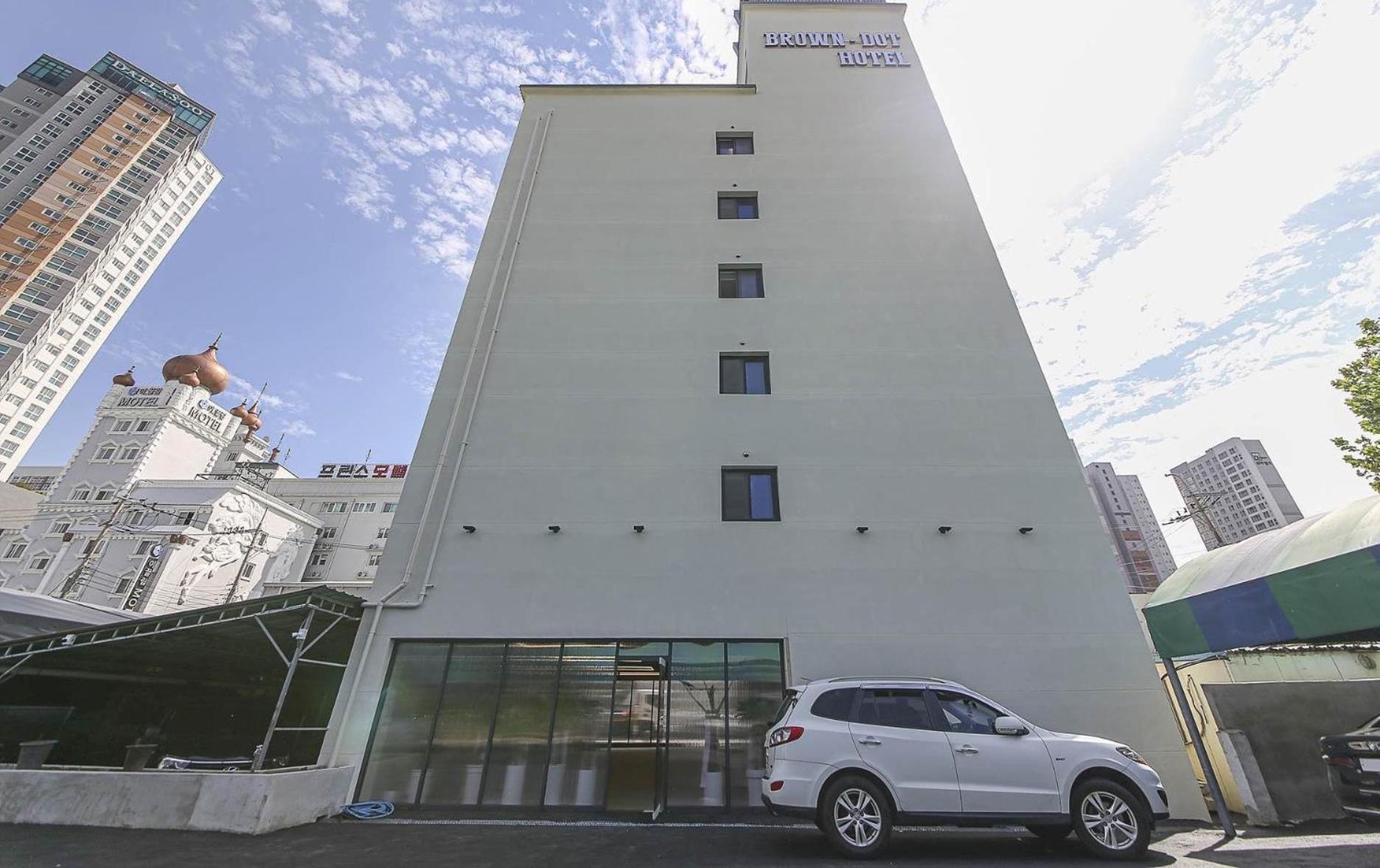 Brown Dot Hotel Sinan Кванджу Экстерьер фото
