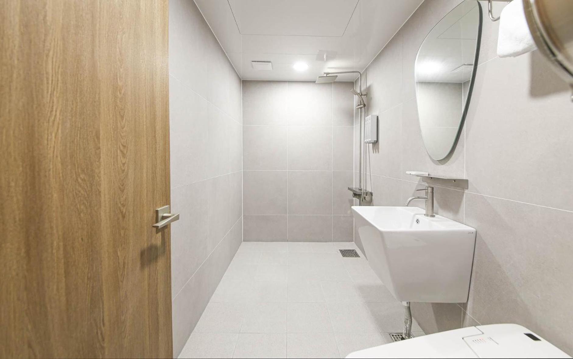 Brown Dot Hotel Sinan Кванджу Экстерьер фото