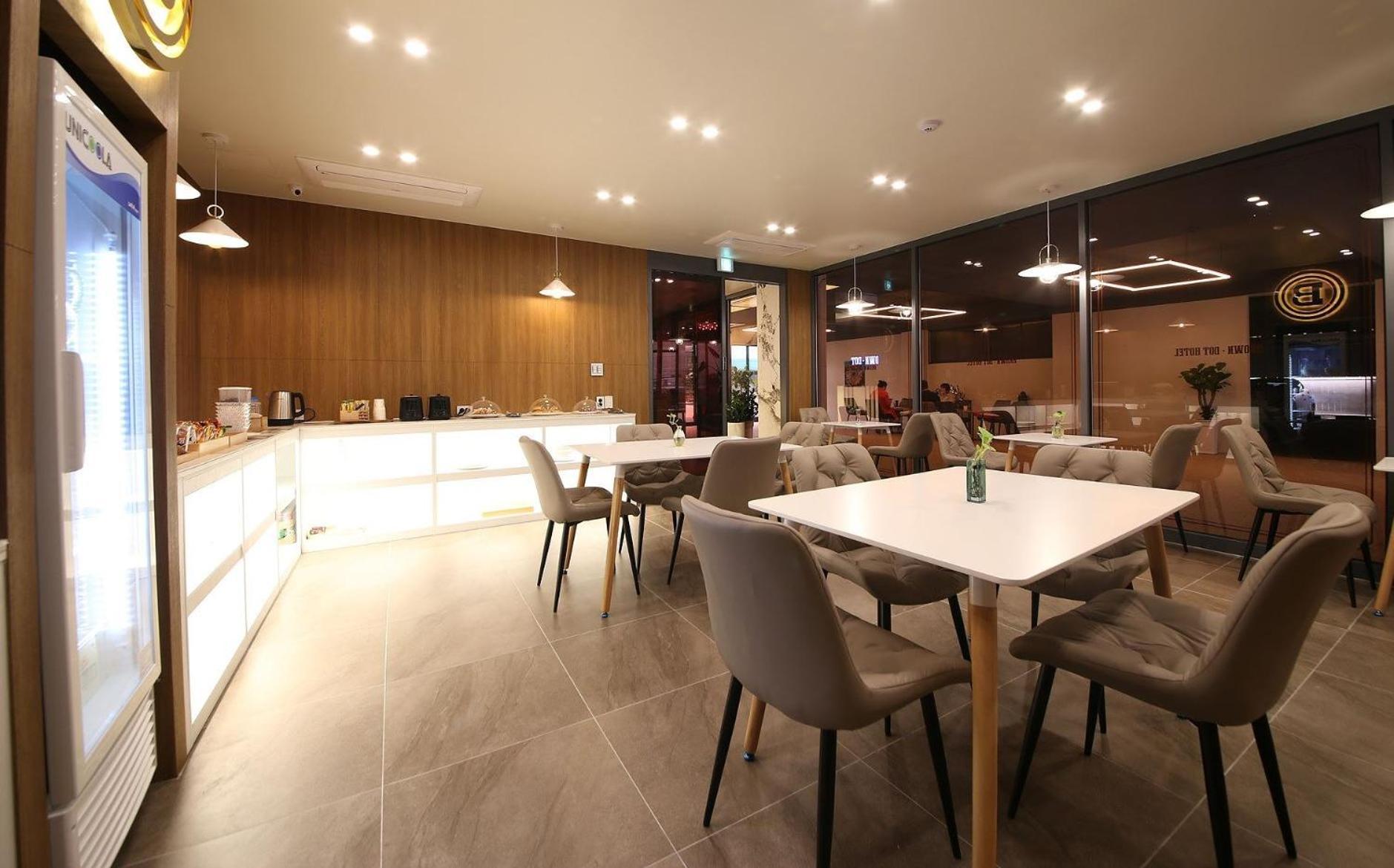 Brown Dot Hotel Sinan Кванджу Экстерьер фото