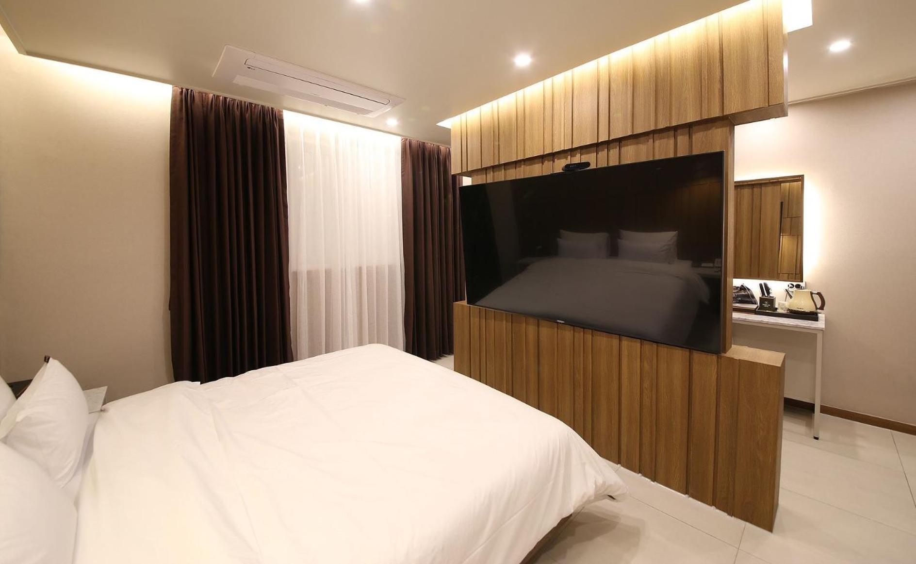 Brown Dot Hotel Sinan Кванджу Экстерьер фото