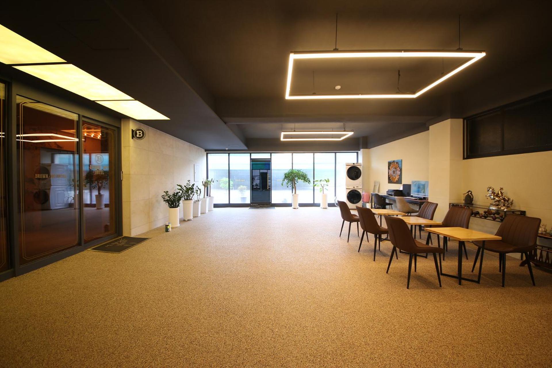 Brown Dot Hotel Sinan Кванджу Экстерьер фото