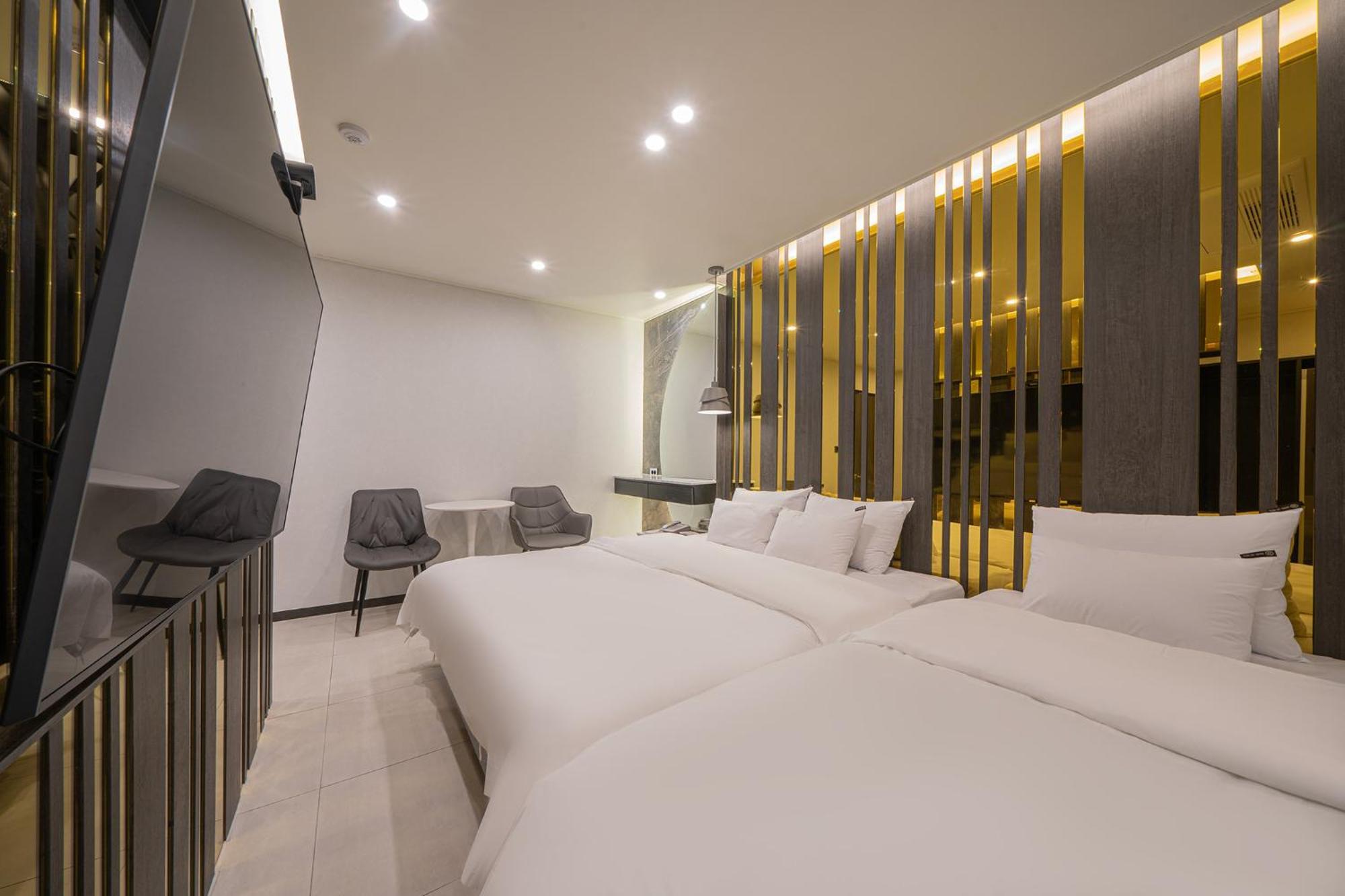 Brown Dot Hotel Sinan Кванджу Экстерьер фото